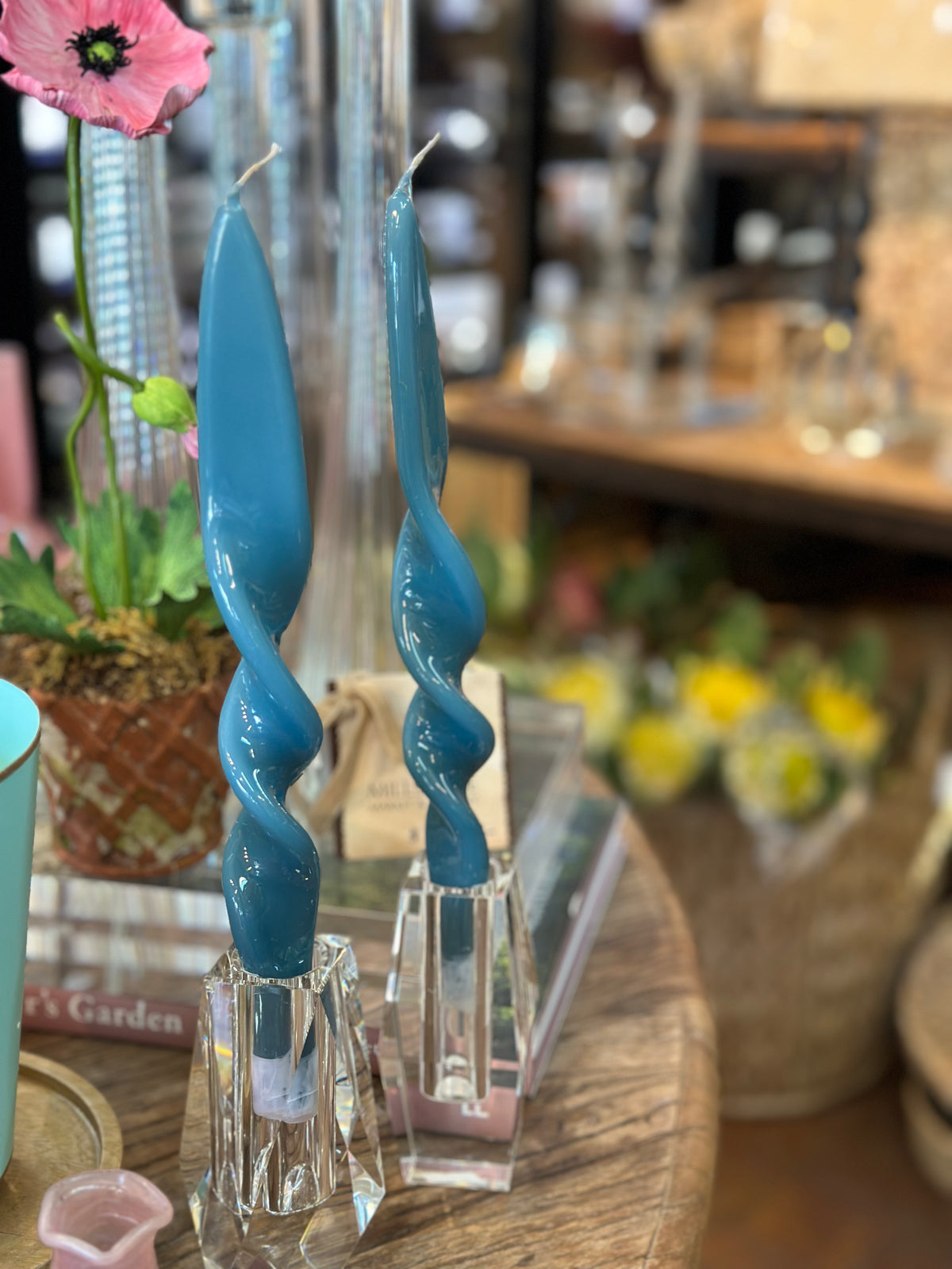 TWISTED CANDLES