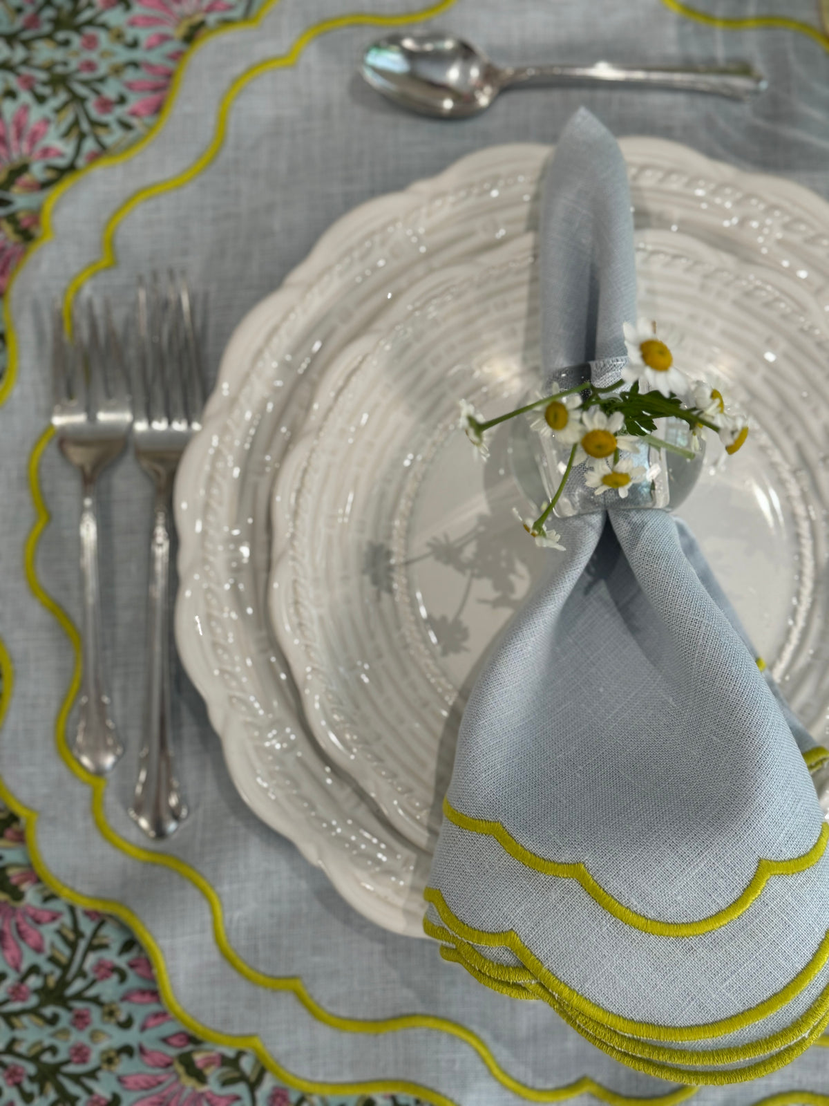 LINEN SCALLOPED NAPKIN SET
