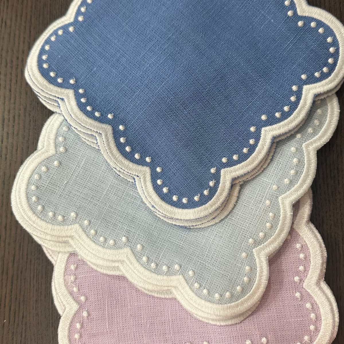 SCALLOPED COCKTAIL NAPKIN SET