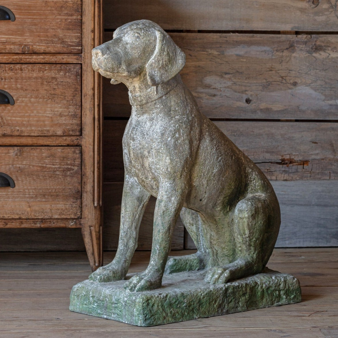 CLASSIC HOUND STATUE