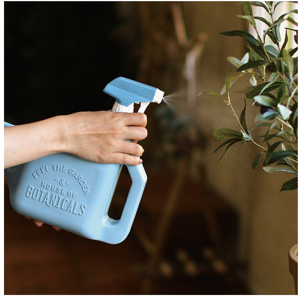 WATERING CAN