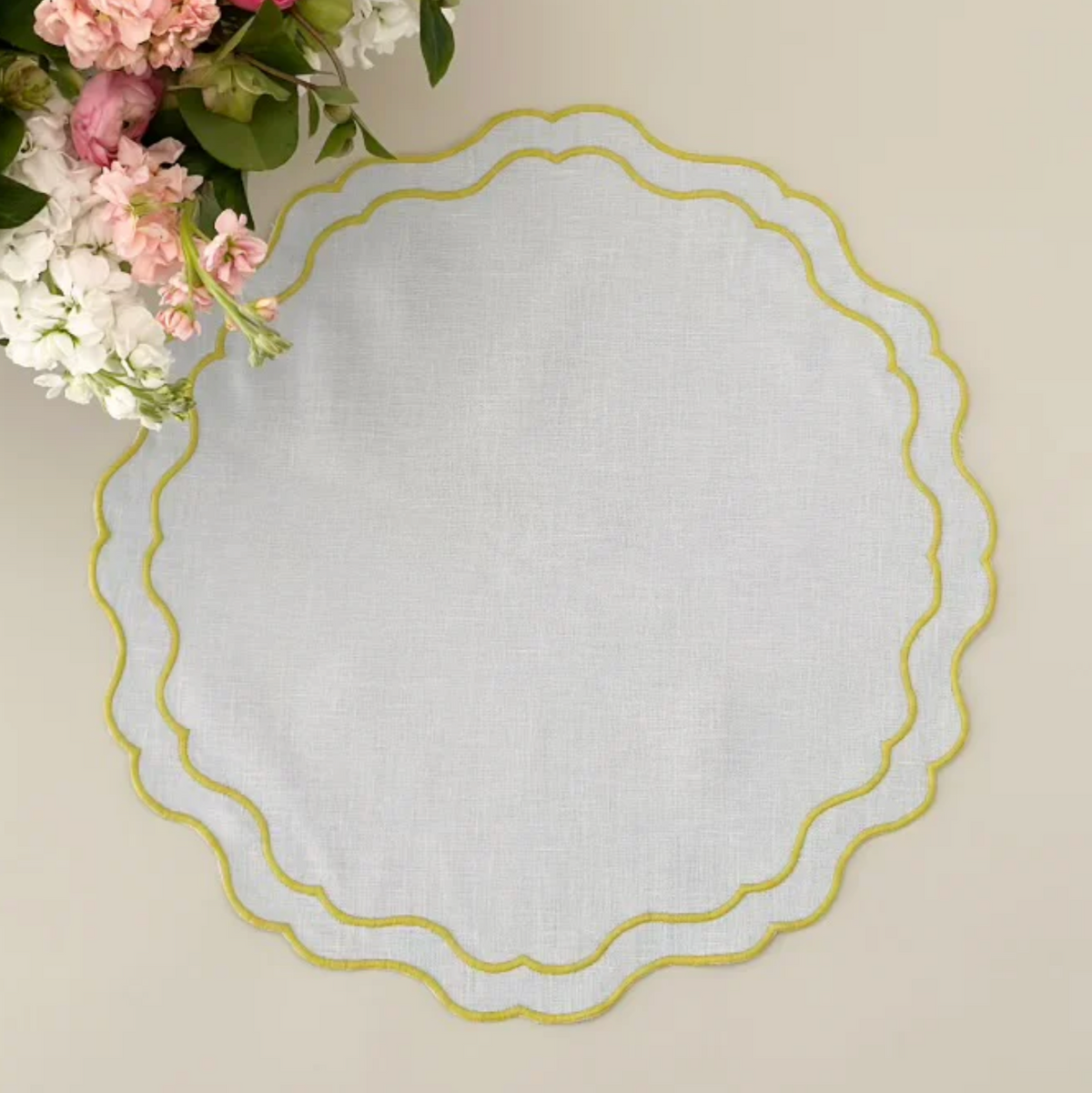 LINEN SCALLOPED PLACEMAT SET