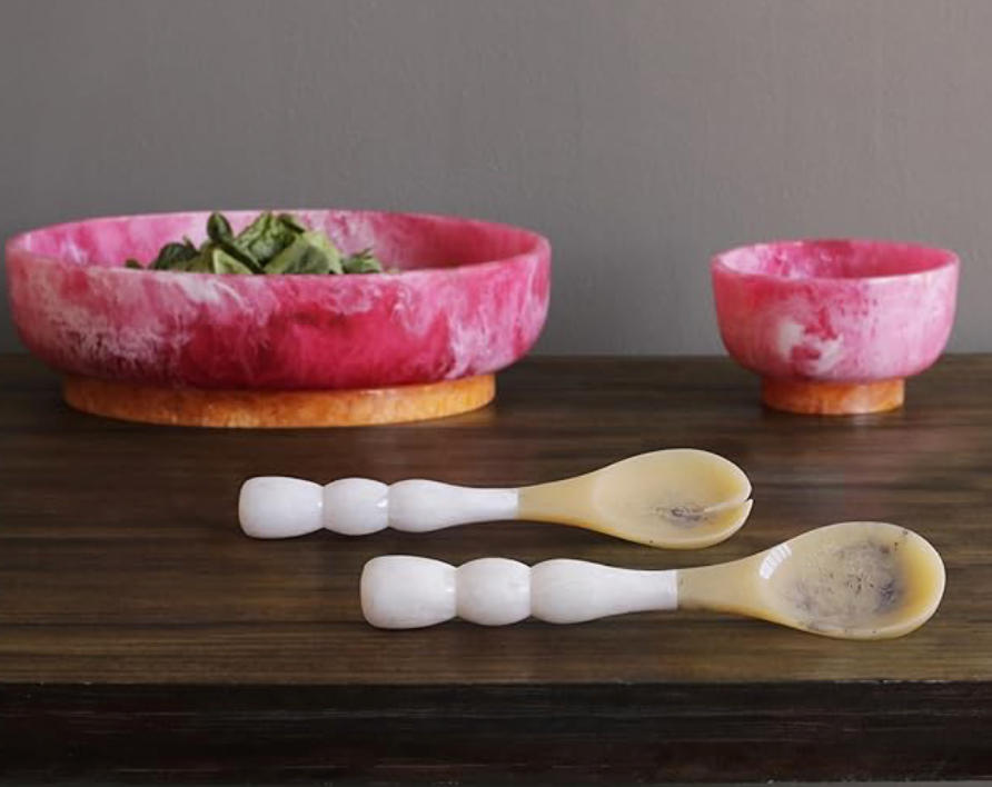 SMALL RESIN BOWL WITH BASE