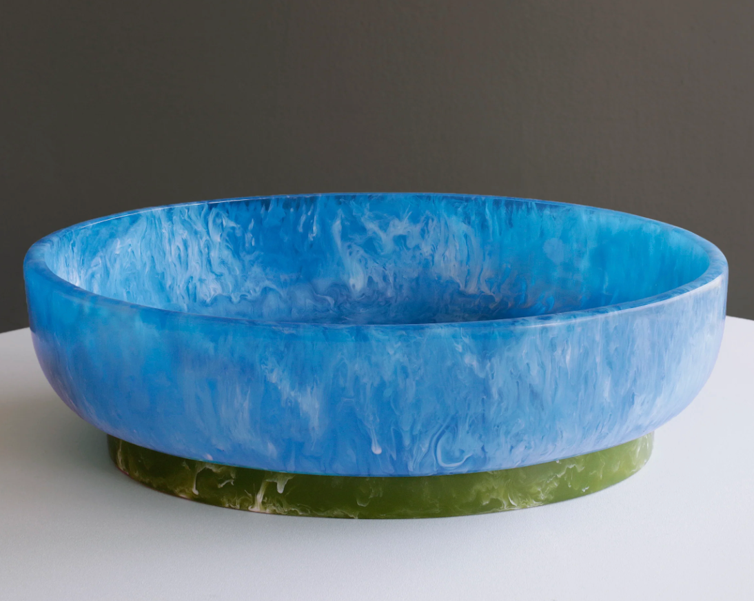 OVAL RESIN BOWL WITH BASE