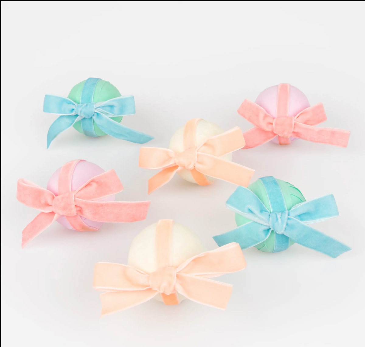 VELVET BOW SURPRISE BALLS