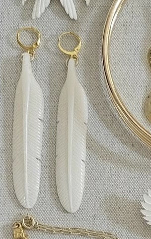 HAND CARVED FEATHER EARRINGS