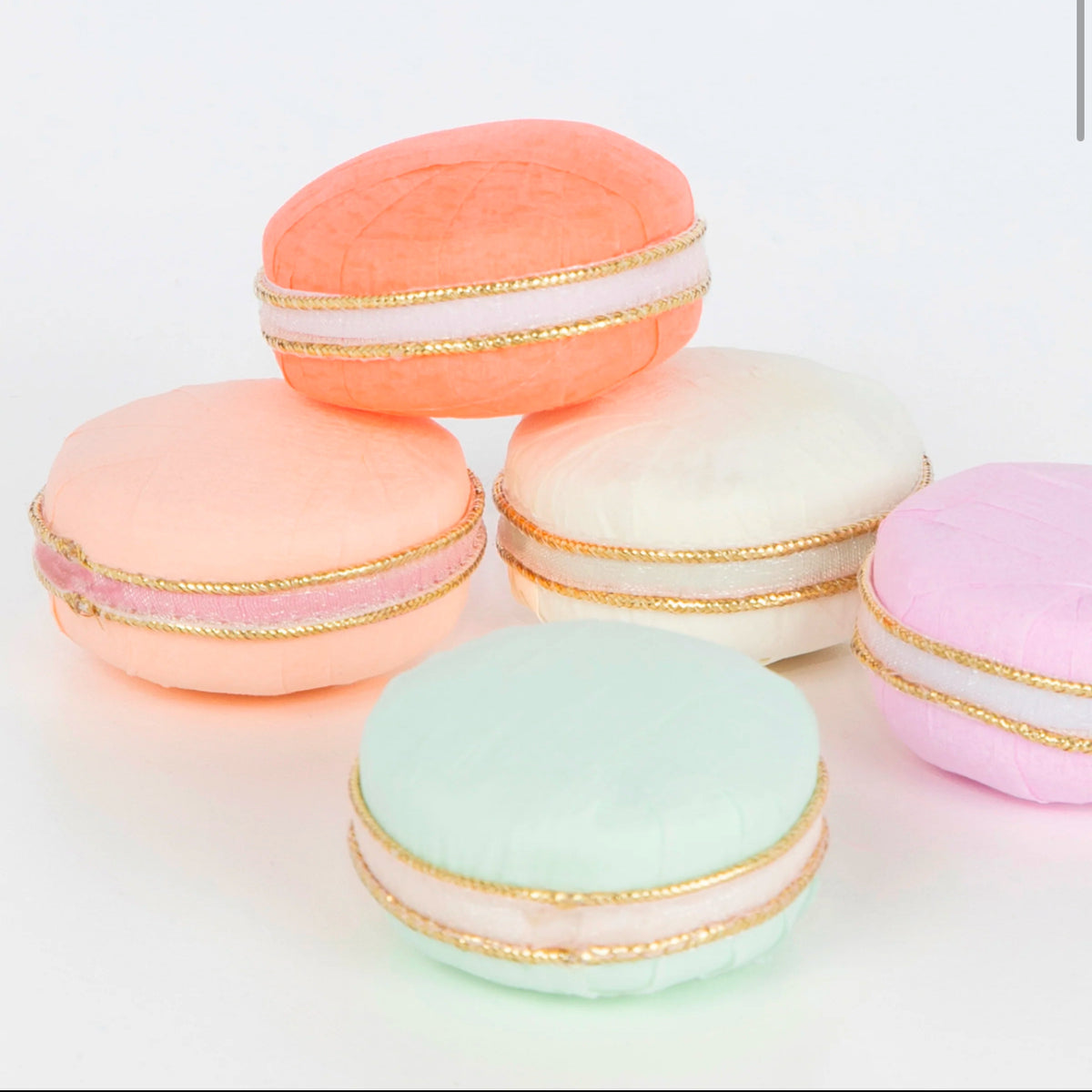 MACARON PARTY POPPERS