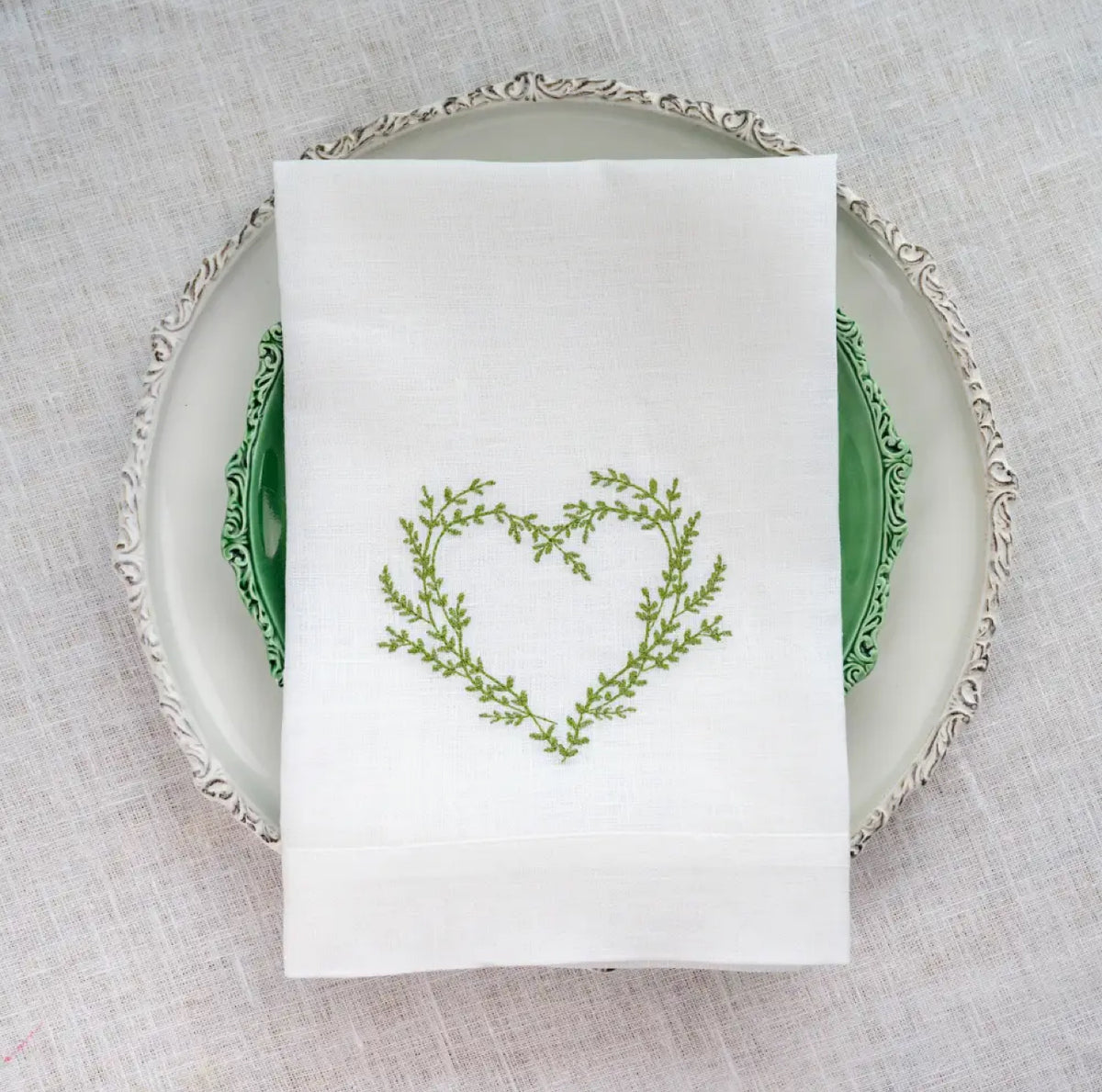 VINEYARD HEART TRI-FOLD LINEN NAPKIN S/2