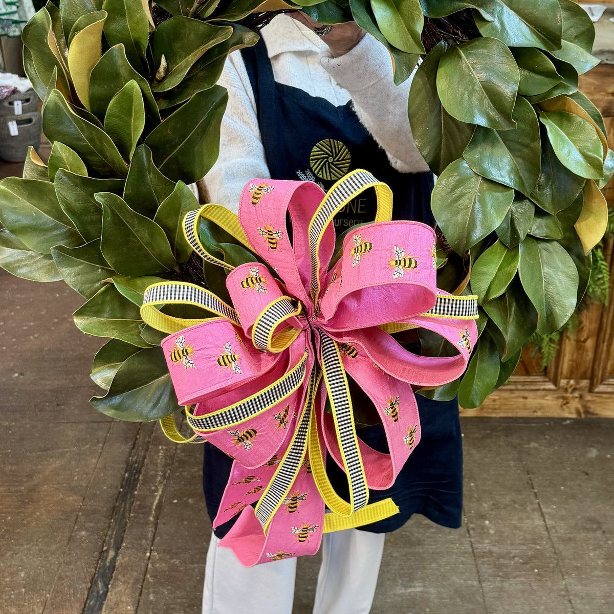 HAND TIED SPRING BEE BOW