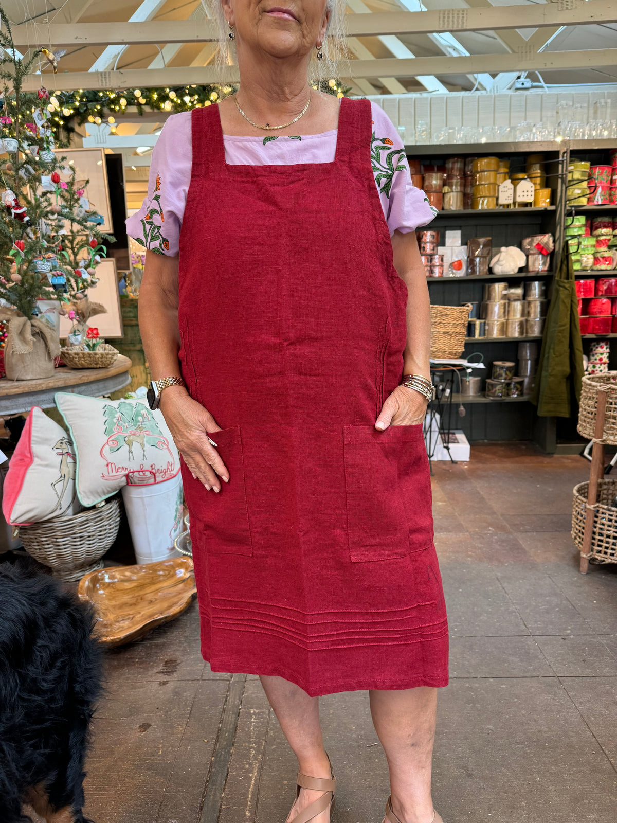 RED GARDEN APRON