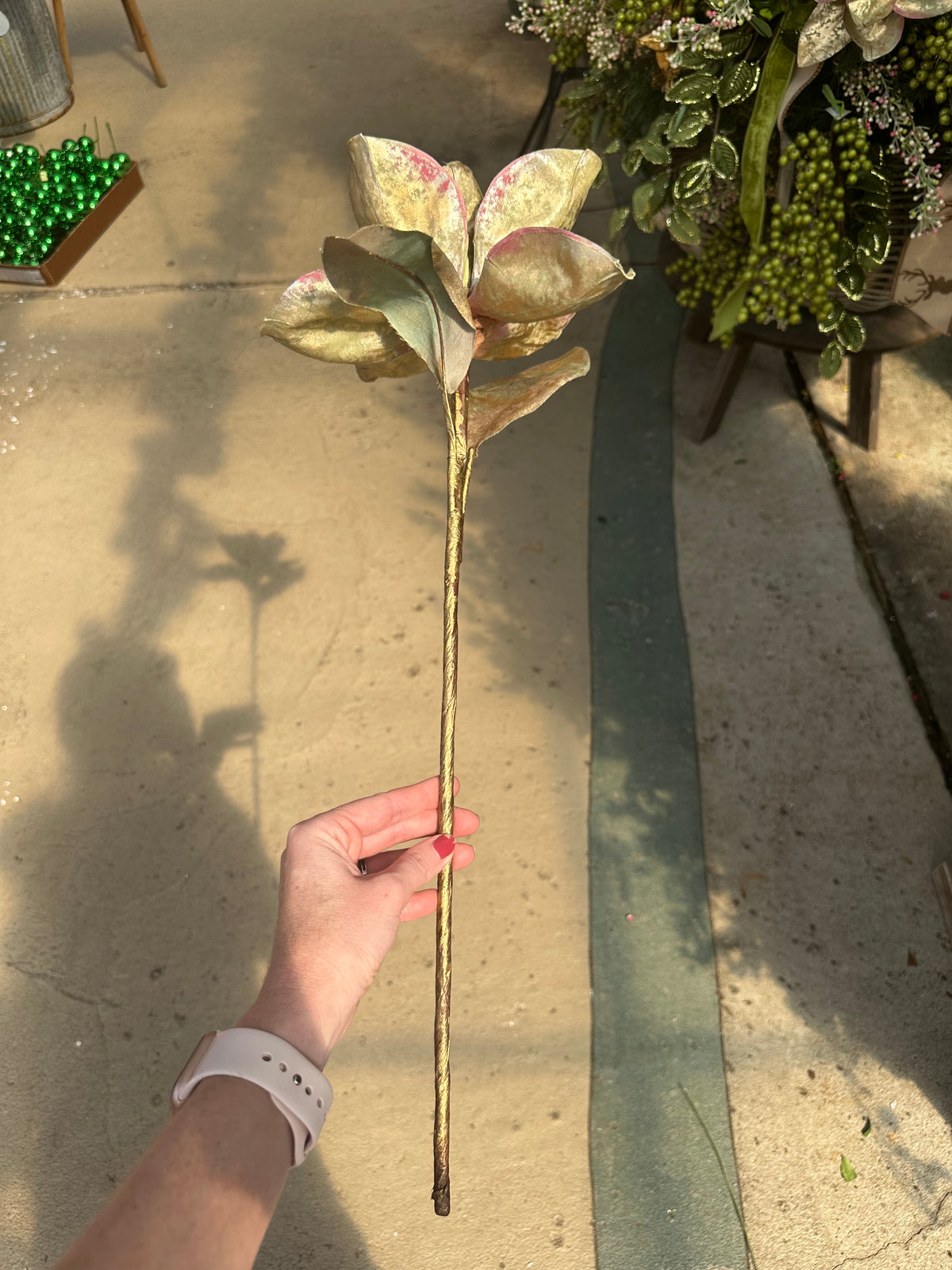 22" FAUX GOLD OMBRE MAGNOLIA PICK