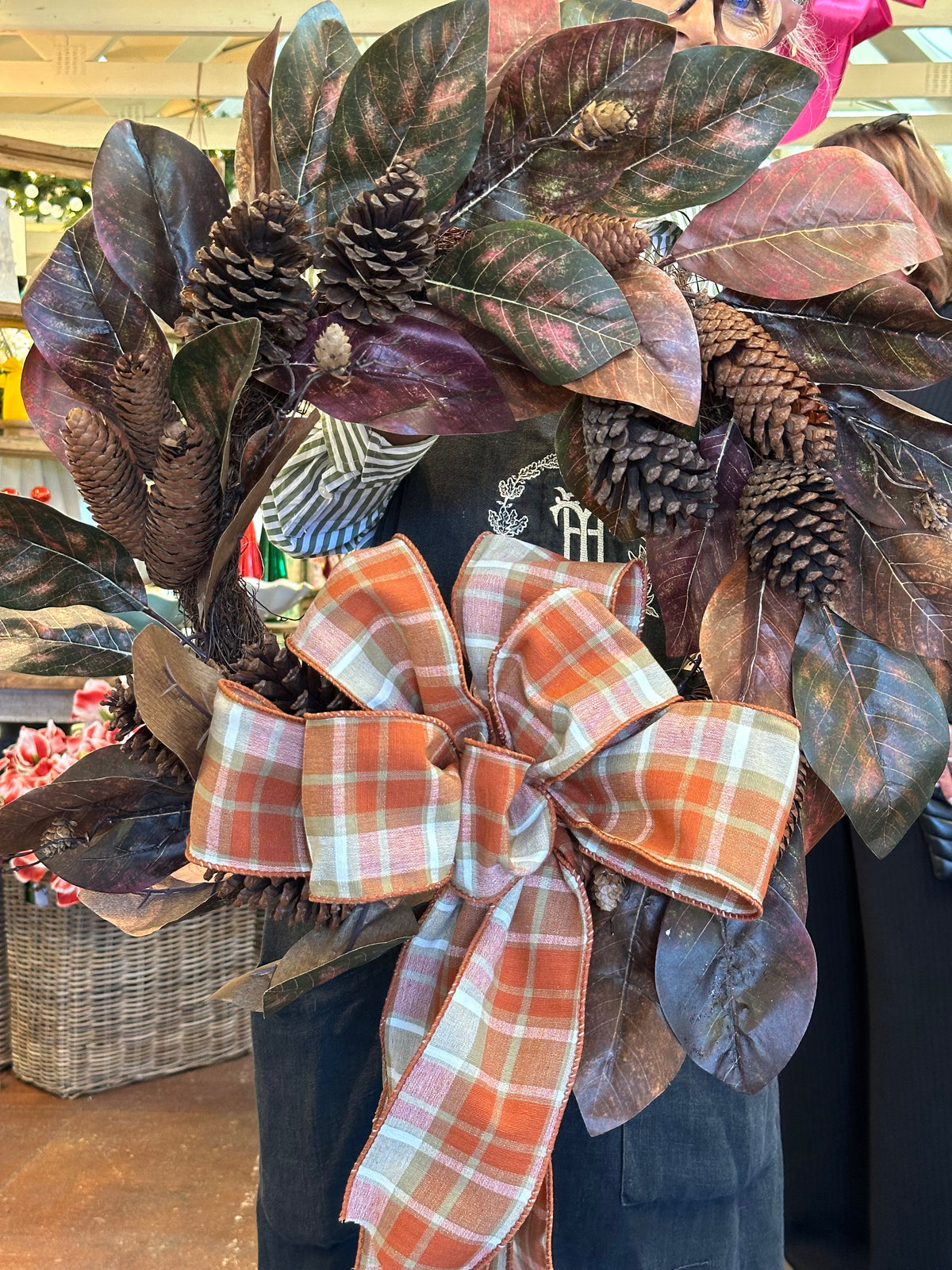 BURNISHED MAGNOLIA LEAF WREATH