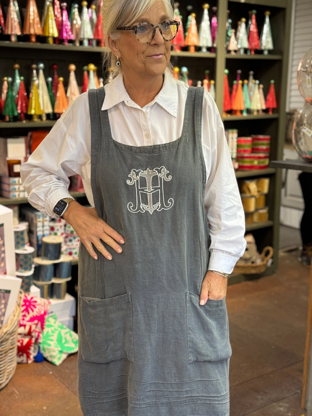 GRAY GARDEN APRON