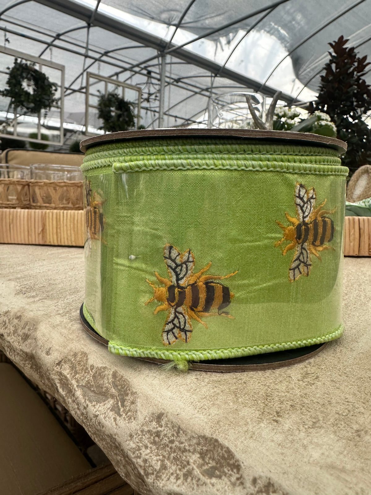 EMBROIDERED BEE RIBBON-CELERY
