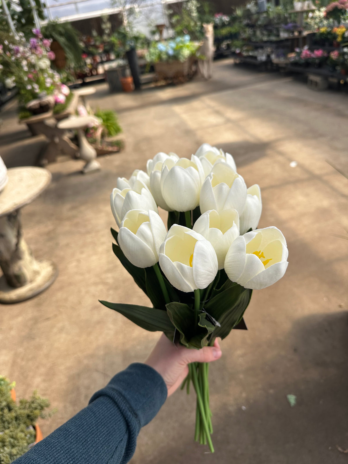 18.5" WHITE TULIP STEM