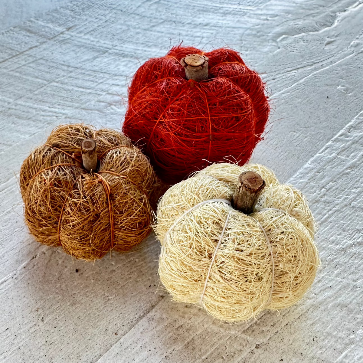 (SET OF 3) MINI COIR PUMPKINS