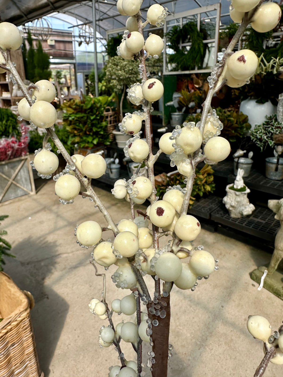 31" ICED WHITE BERRY STEM