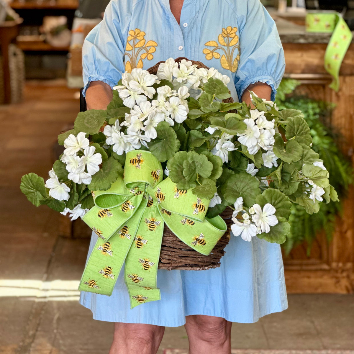 GERANIUM DOOR BASKET ARRANGEMENT