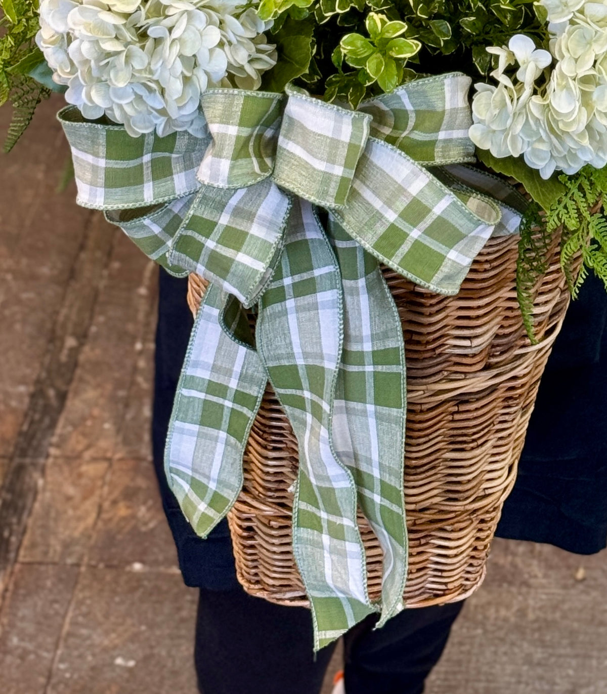 HAND-TIED GREEN & WHITE PLAID BOW