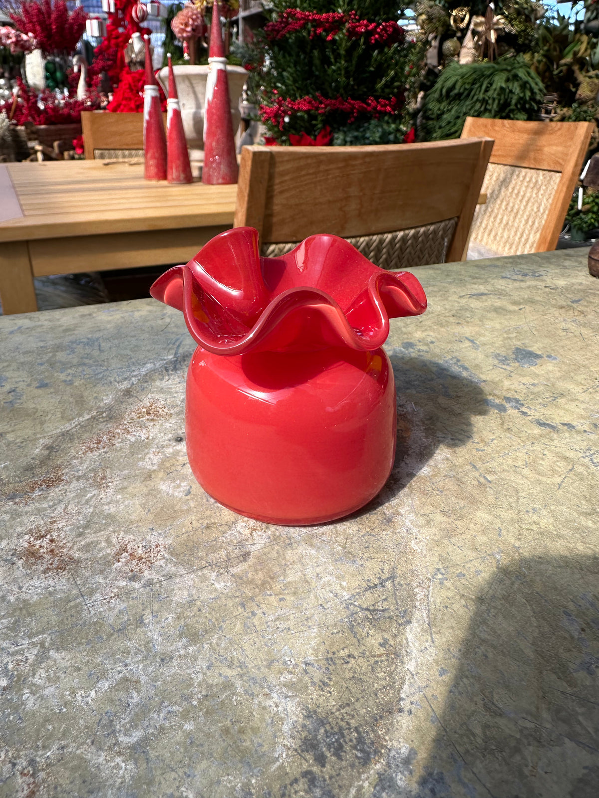 MINI RUFFLE BUD VASE