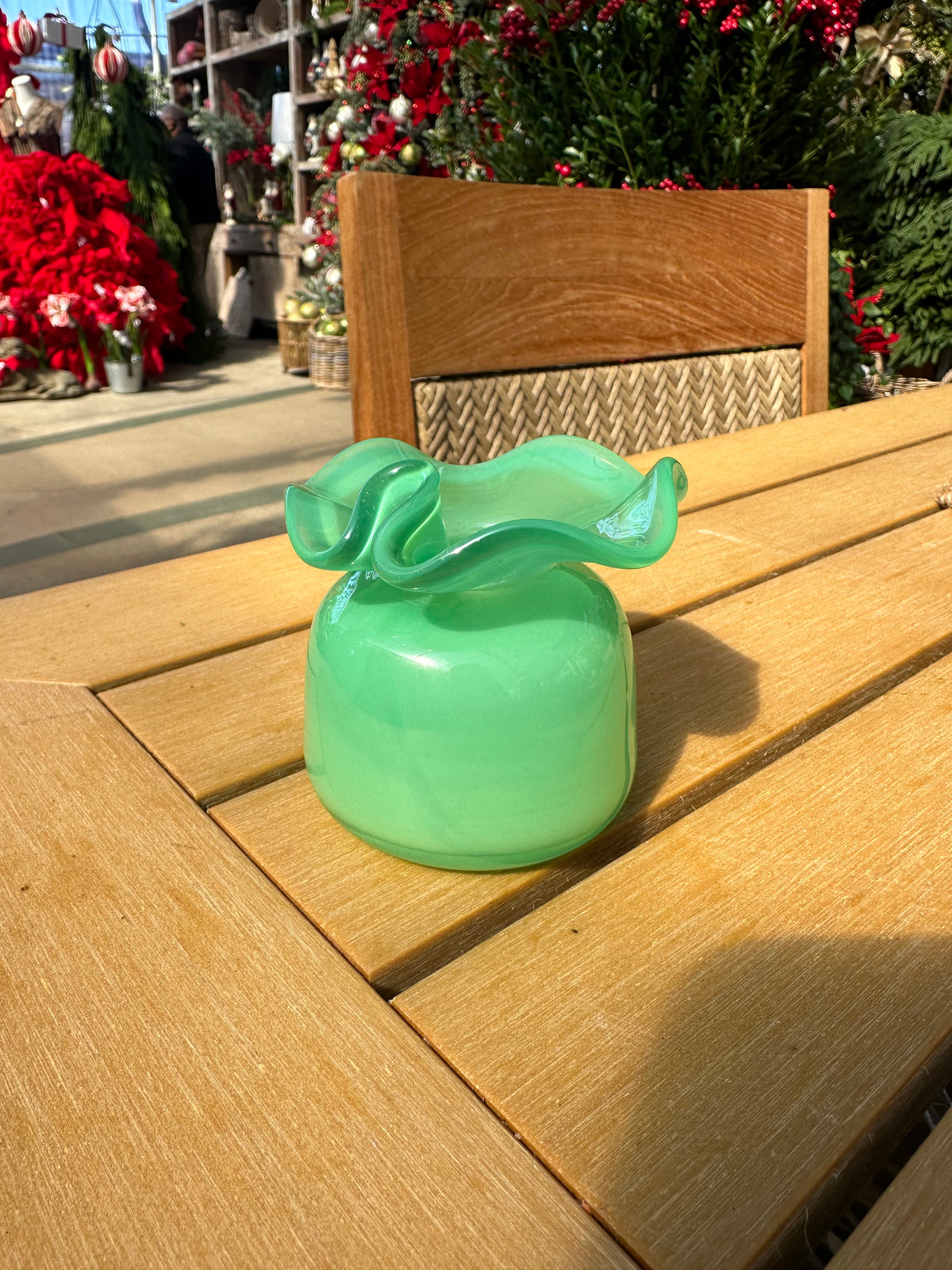 MINI RUFFLE BUD VASE