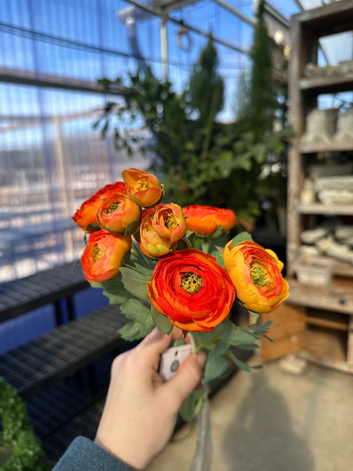 FAUX BRANCHED RANUNCULUS STEM 21"