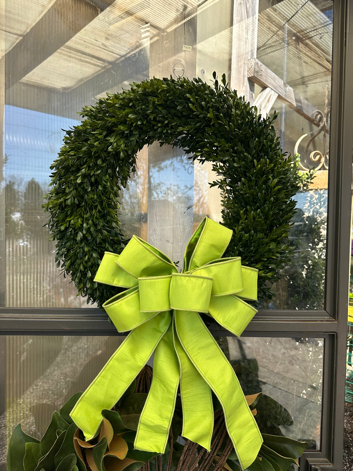 HAND-TIED GREEN SPRING BOW