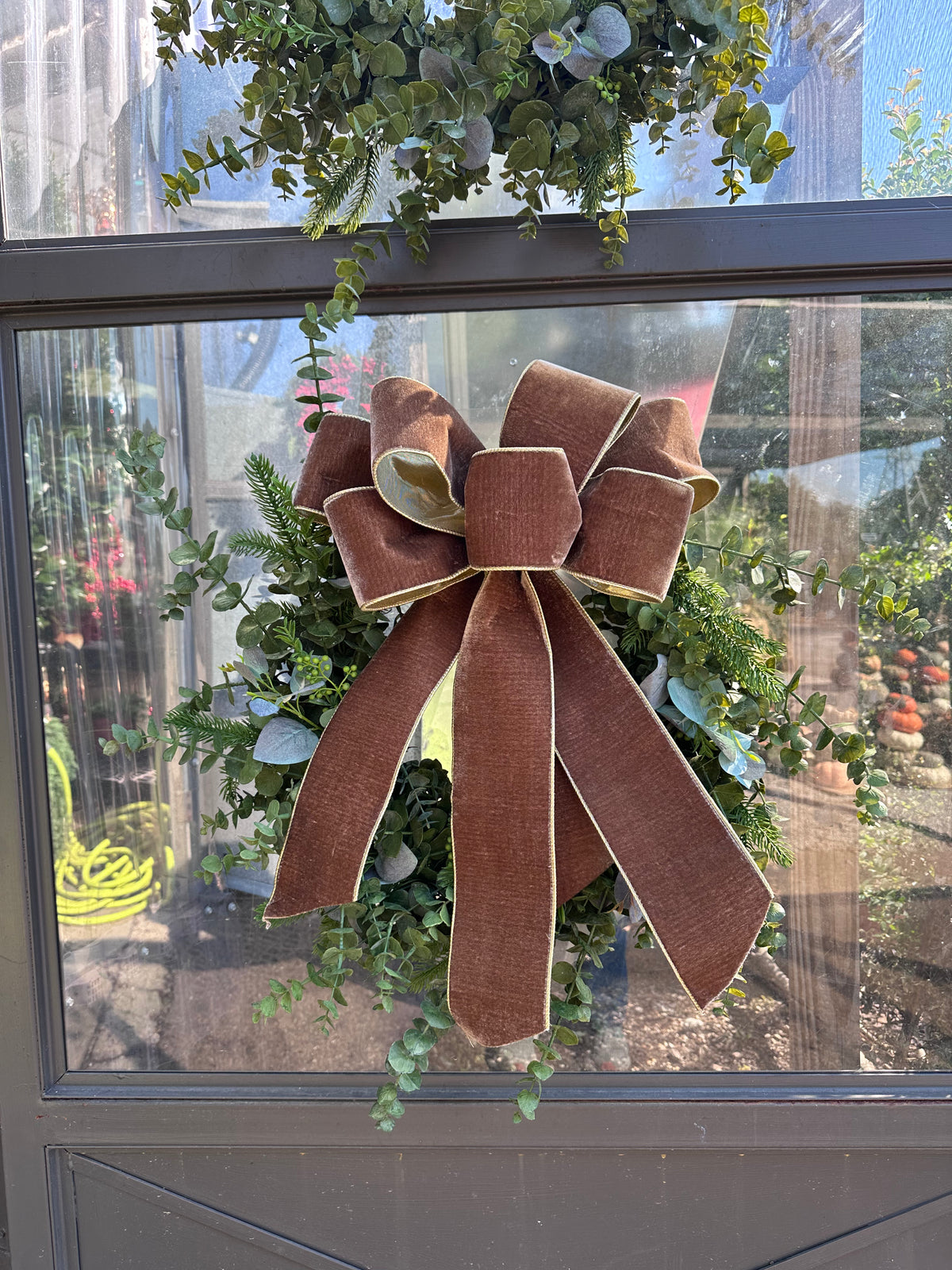 BROWN VELVET BOW