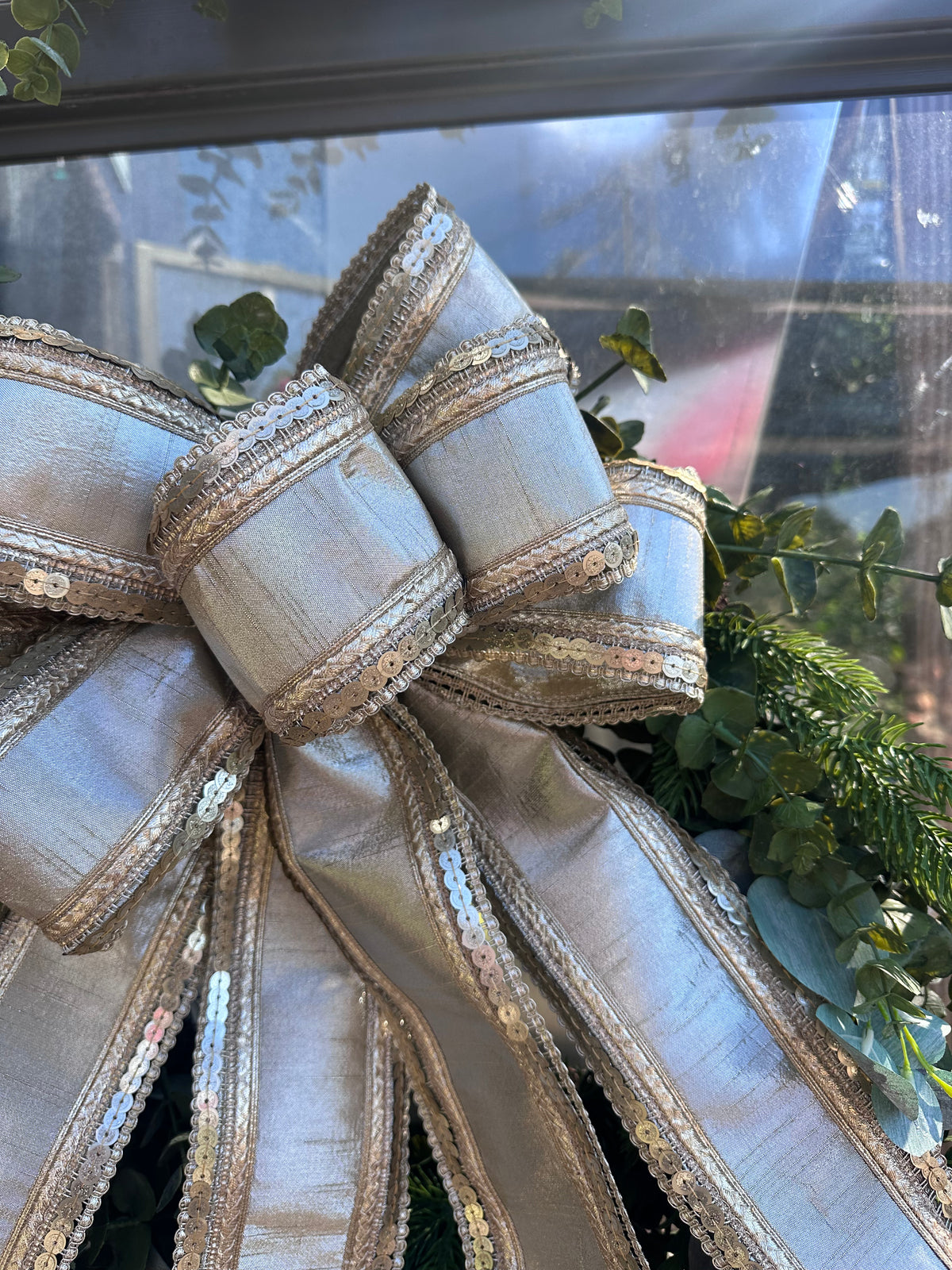 SEQUIN SCALLOPED BOW