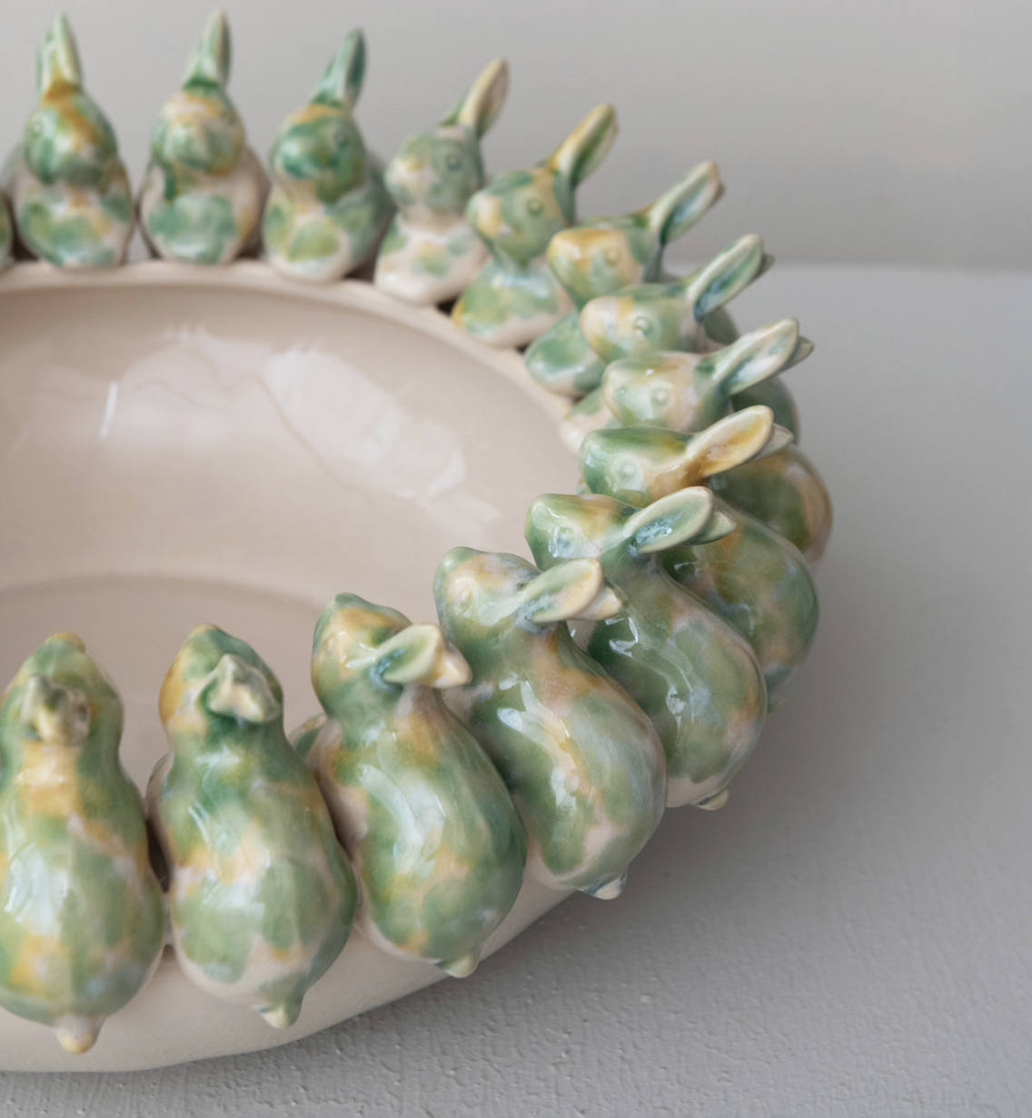 STONEWARE RABBIT BOWL