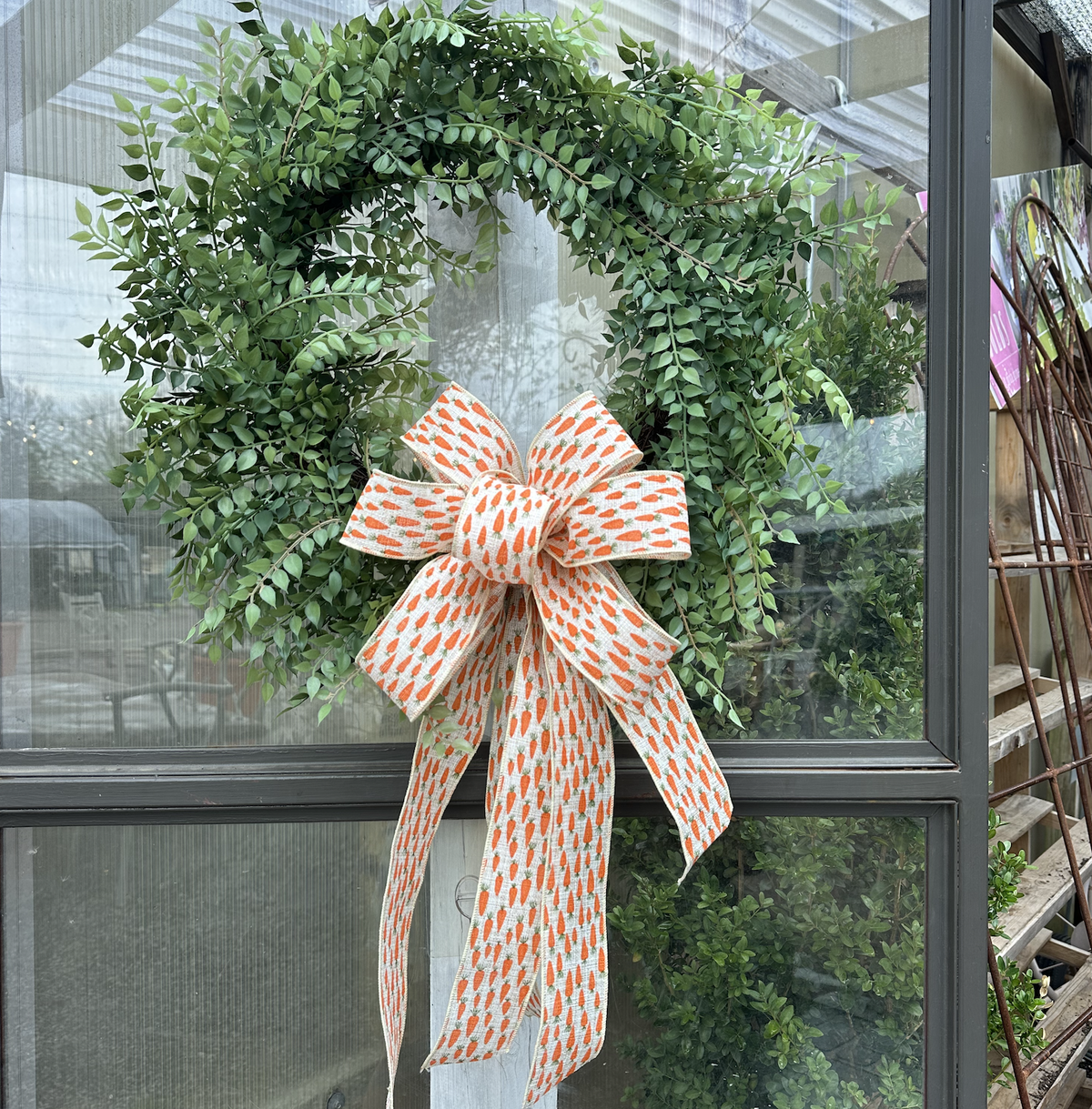 HAND-TIED CARROT BOW