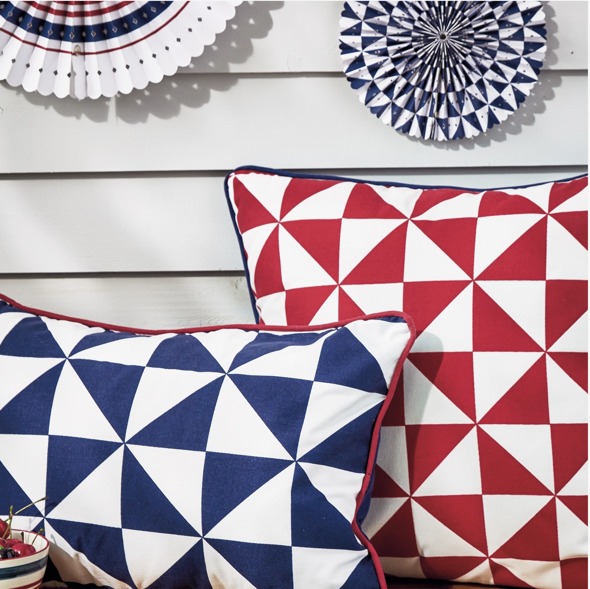 PINWHEEL SQUARE OUTDOOR PILLOW