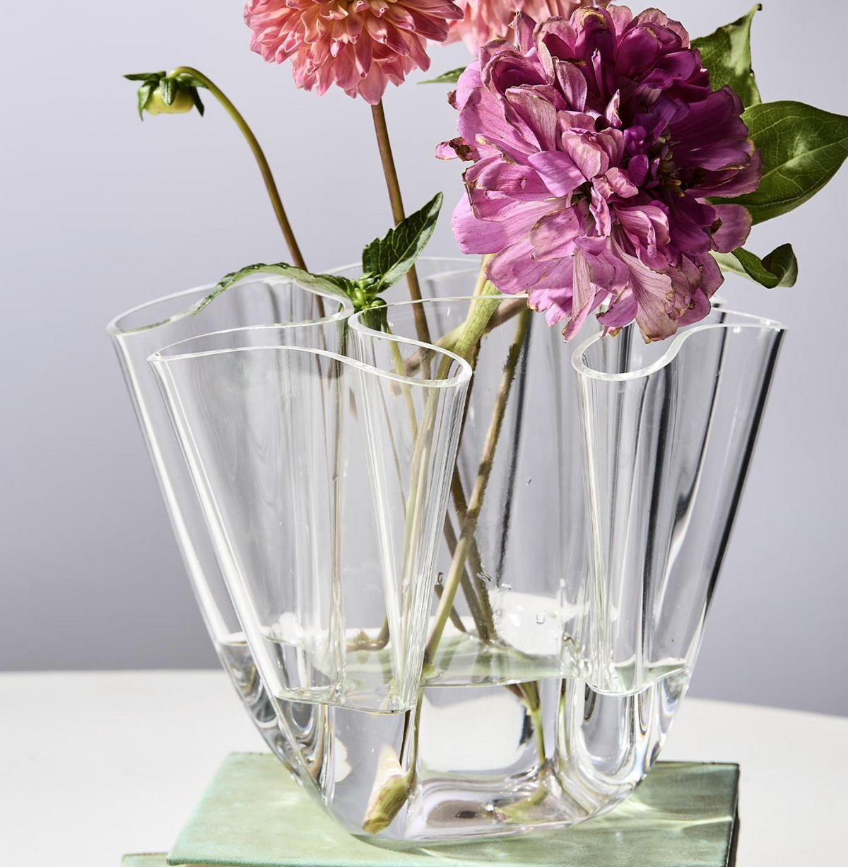 CLEAR HANDKERCHIEF VASE