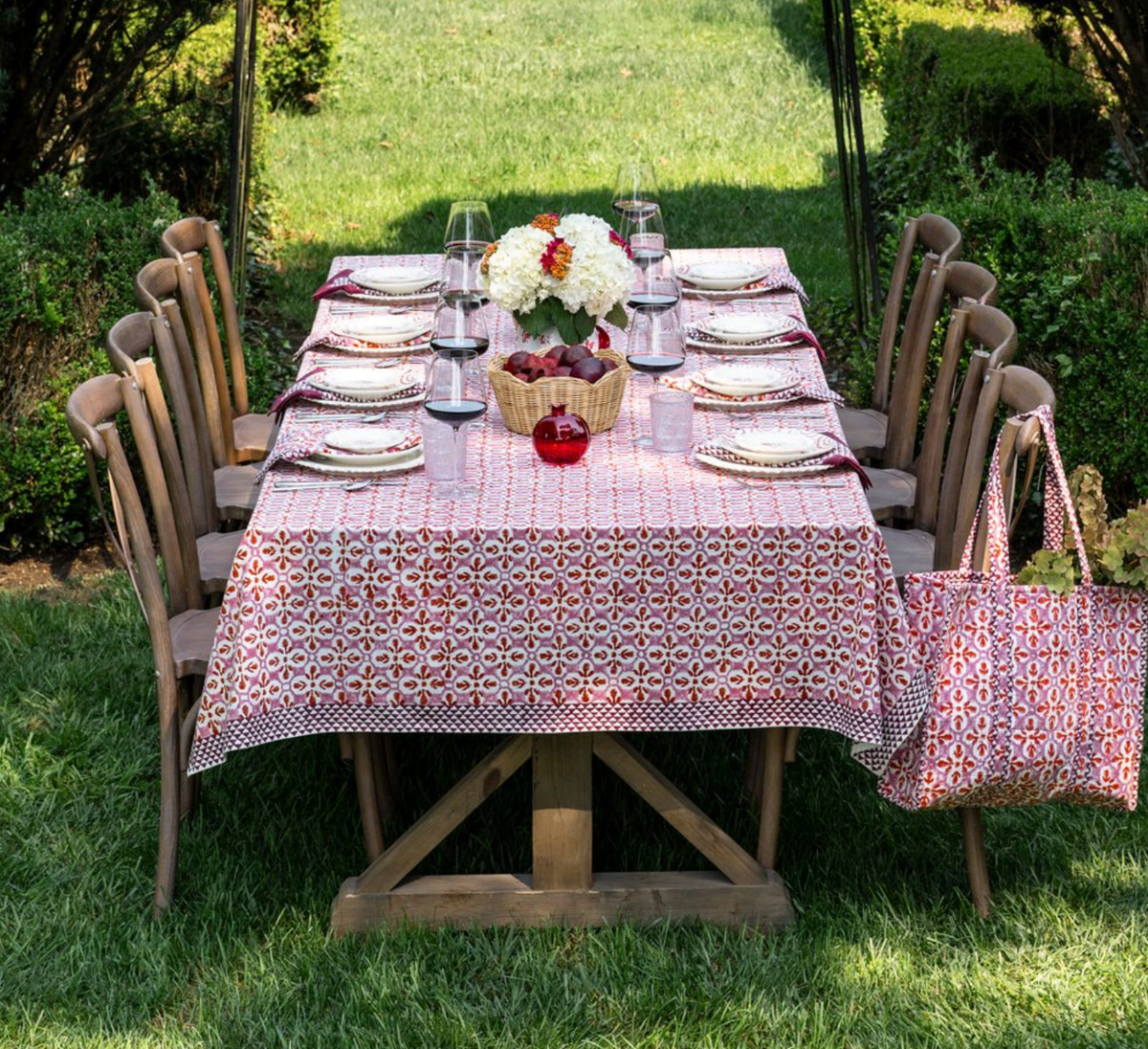 FLEUR DE LIS ROSE TABLECLOTH