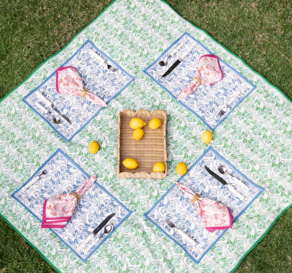 GARDENIA VINE TABLECLOTH - EMERALD
