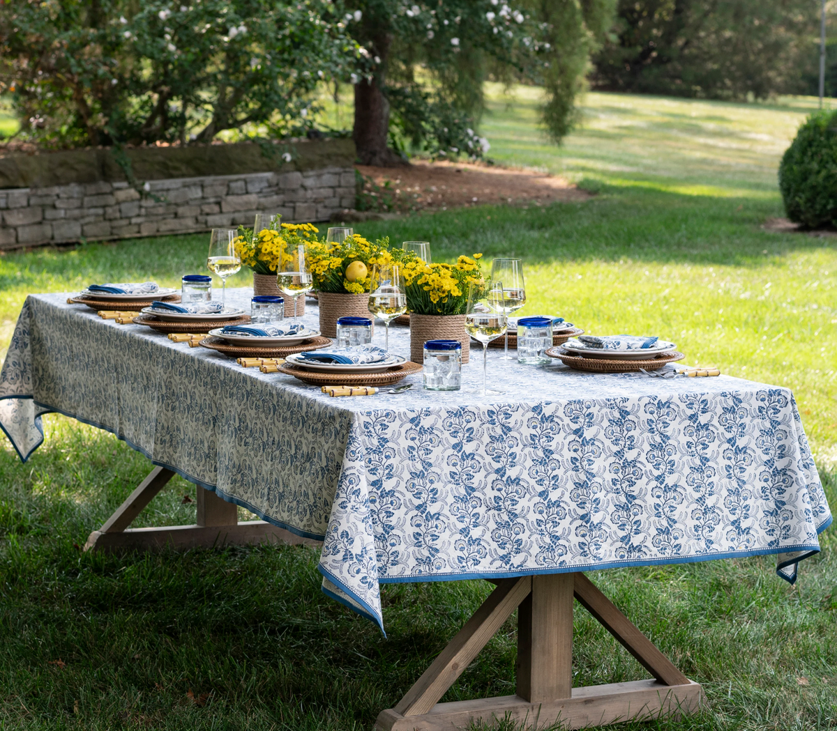 GARDENIA VINE TABLECLOTH - AZURE