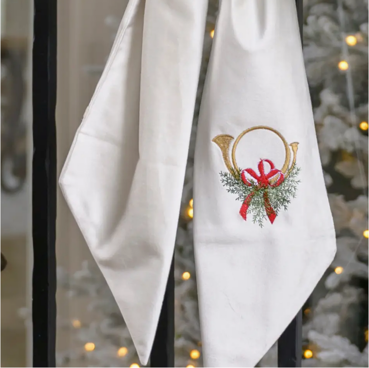 HOLIDAY HORN WREATH SASH