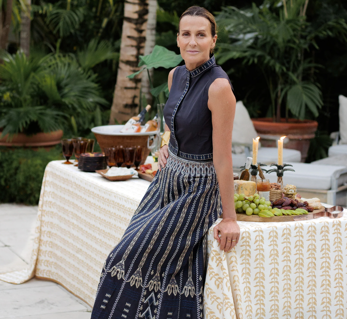INDIA HICKS CLIMBING NETTLE SAND TABLECLOTH