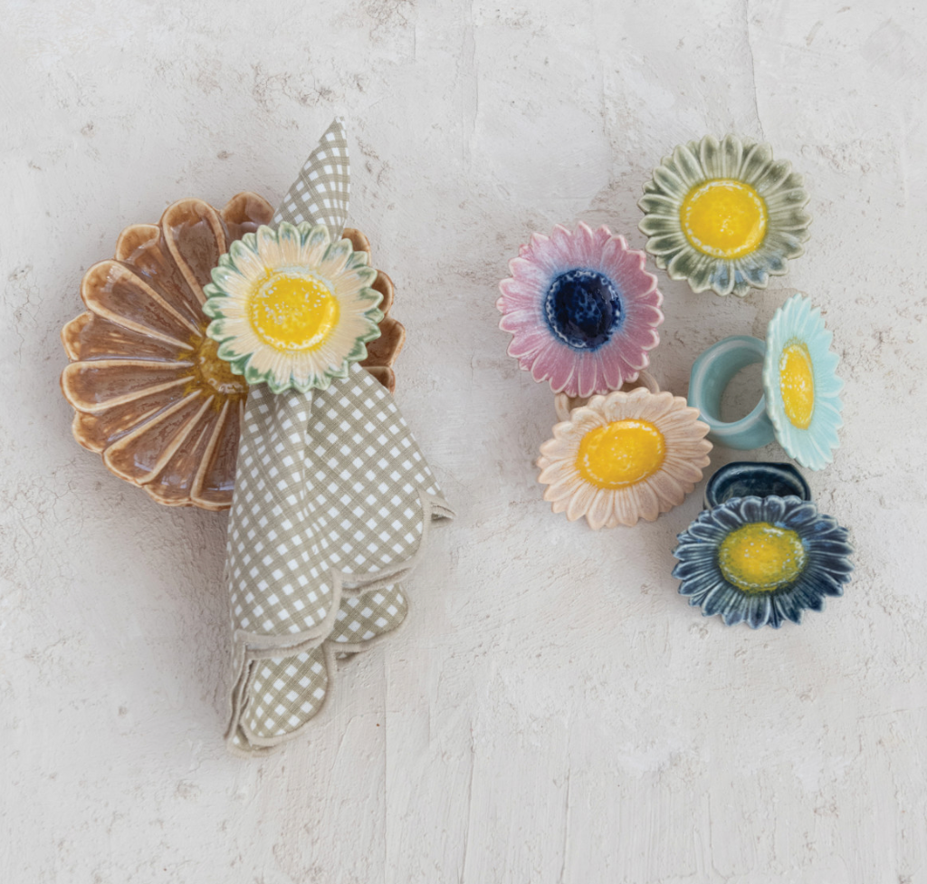 STONEWARE FLOWER NAPKIN RING SET