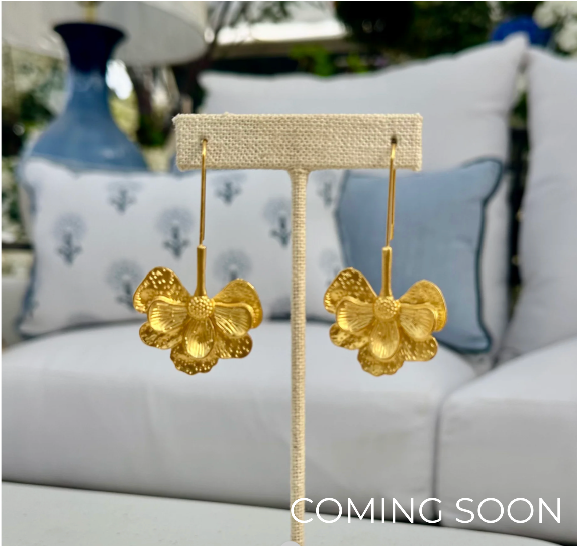 MATTE GOLD FLOWER DROPS