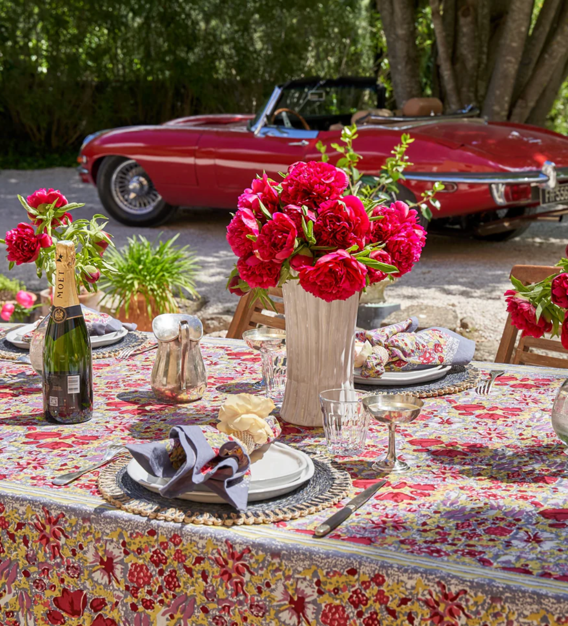 JARDIN RED & GREY TABLECLOTH